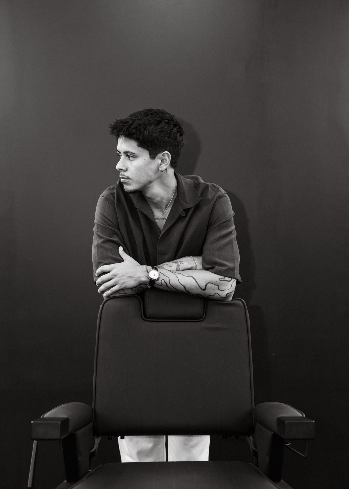 Portrait of Juan Zapata, master barber in Davie, FL